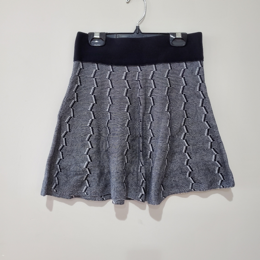 BNWOT Aritzia Talula thicker knit geometric black and white zig zag pattern xs